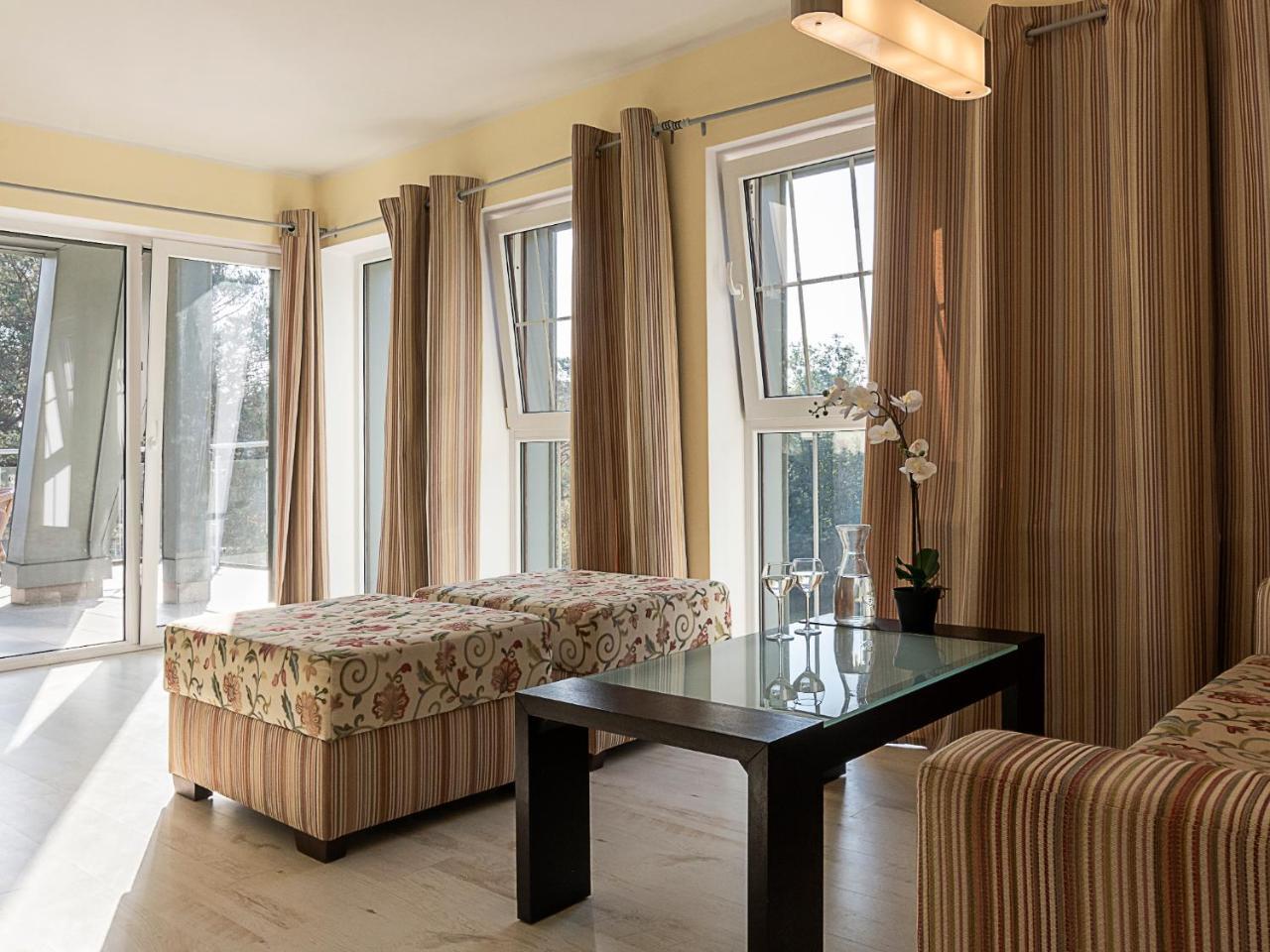 Vacationclub - Rezydencja Bursztyn Apartament 31 Świnoujście Extérieur photo